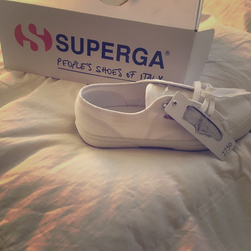 Superga classic tennis shoes